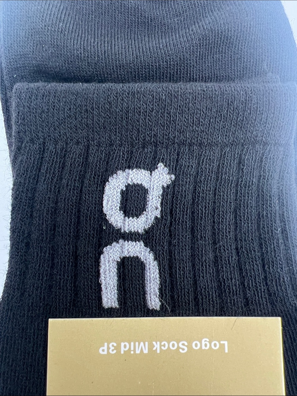 On Running Black Mid-Crew Athletic Socks - Pack of 5 - Picture 3 of 5